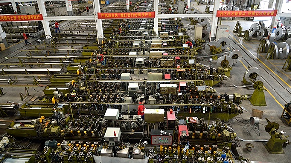 管鋼強產品生產車間